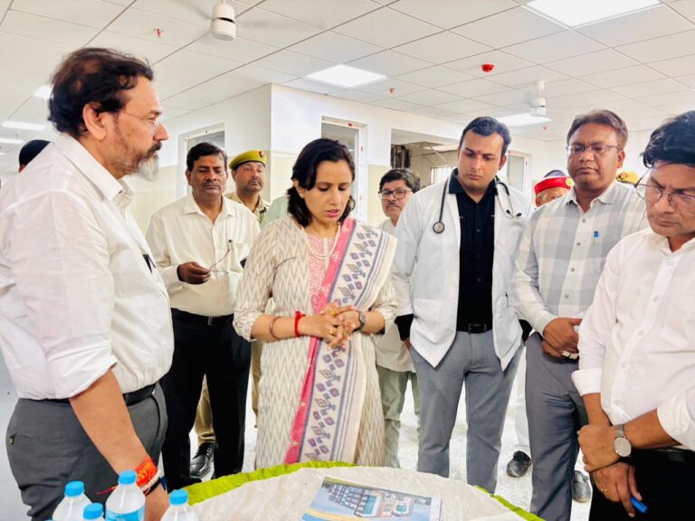 एनआरसी केंद्र का डीएम ने किया औचक निरीक्षण, व्यवस्थाएं दुरुस्त रखने के निर्देश