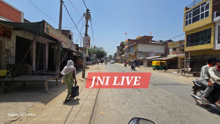 संकिसा रोड चौड़ीकरण के विरोध में बाजार बंद, पीडब्ल्यूडी के नोटिस परबिफरे दुकानदार