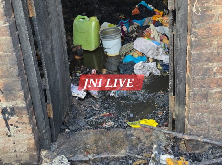 गैस सिलेंडर में लगी आग से लाखों का नुकसान, नगदी-जेवर समेत पूरी गृहस्थी राख