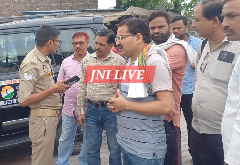 रोडवेज बस स्टॉप पर लीची विक्रेता और बस कर्मियों में विवाद, मारपीट का आरोप