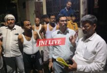 ऑनलाइन कारोबारी के घर छापेमारी, अधिकारियों ने साधी चुप्पी