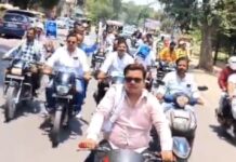 भरत तिवारी को न्याय दिलाने की मांग को लेकर निकला बाइक जुलूस, डीएम को सौंपा ज्ञापन