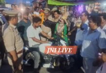 यमराज! नें यातायात नियमों का सड़क पर सिखाया पालन, पुलिस की अनोखी पहल