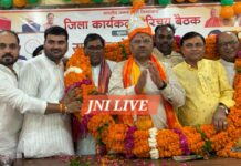 क्षेत्रीय अध्यक्ष का फर्रुखाबाद में भव्य स्वागत, संगठन को मजबूत करने का दिया मंत्र