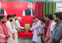 सपा कार्यालय में मनाई गई सृष्टि के प्रथम रचनाकार महाराज दक्ष प्रजापति की जयंती