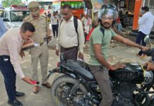 मोडिफाइड साइलेंसर और प्रेशर हॉर्न के खिलाफ चला अभियान, तीन ट्रक सीज