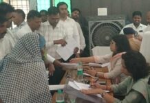 पंचायत मतदाता सूची से 74 के नाम गायब, डीएम से शिकायत