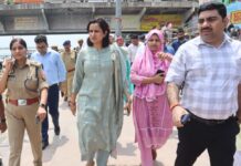 डीएम व एसपी ने पांचाल घाट पर कांवड़ यात्रा व्यवस्थाओं का लिया जायजा