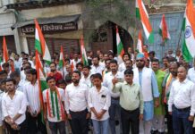 सामूहिक राष्ट्रगान व ध्वजारोहण कर एकता, अखंडता व राष्ट्र प्रेम का दिया संदेश