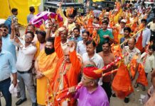 कांवड़ यात्रा में उमड़ी आस्था, हर-हर बम-बम के साथ किया जलाभिषेक