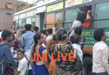 रक्षाबंधन पर फर्रुखाबाद रोडवेज बस अड्डे पर उमड़ी भीड़, तैनात 115 बसें