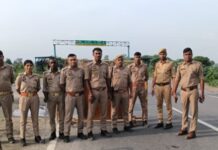 पुलिस ने चलाया सघन चेकिंग अभियान, सीमाओं पर नाकाबंदी