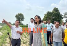 बाढ़ प्रभावित क्षेत्रों में डीएम की पैनी नजर, गंगा खतरे के निशान से 15 सेंमी नीचे