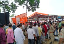 बीजेपी के तीन पदाधिकारियों कों पास के बाद रोंके जाने पर नोकझोंक