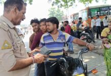 रोडवेज के सामने जाम पर यातायात पुलिस का शिकंजा ई-रिक्शा, बस व दोपहिया वाहनों पर कार्रवाही