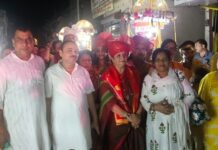 बैंड-बाजे के साथ निकली गणेश विसर्जन यात्रा, पुष्पवर्षा से हुआ स्वागत