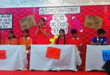 सोशल मीडिया हिंदी को समृद्ध कर रहा या बिगाड़ रहा, छात्रों ने रखे तर्क