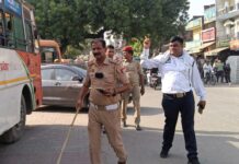 रोडवेज बस स्टॉप पर यातायात पुलिस का चला चाबुक, ई-रिक्शा व डग्गामार वाहनों पर कार्यवाही