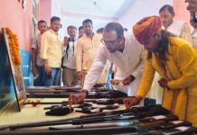धूमधाम से मनाया गया विजयदशमी पर्व, हुआ शस्त्र पूजन