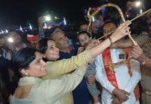 जय श्रीराम के नारों से गूंजा मैदान, राम ने किया रावण वध
