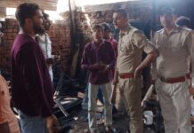 लकड़ी के गोदाम में लगी आग, पांच लाख का माल राख